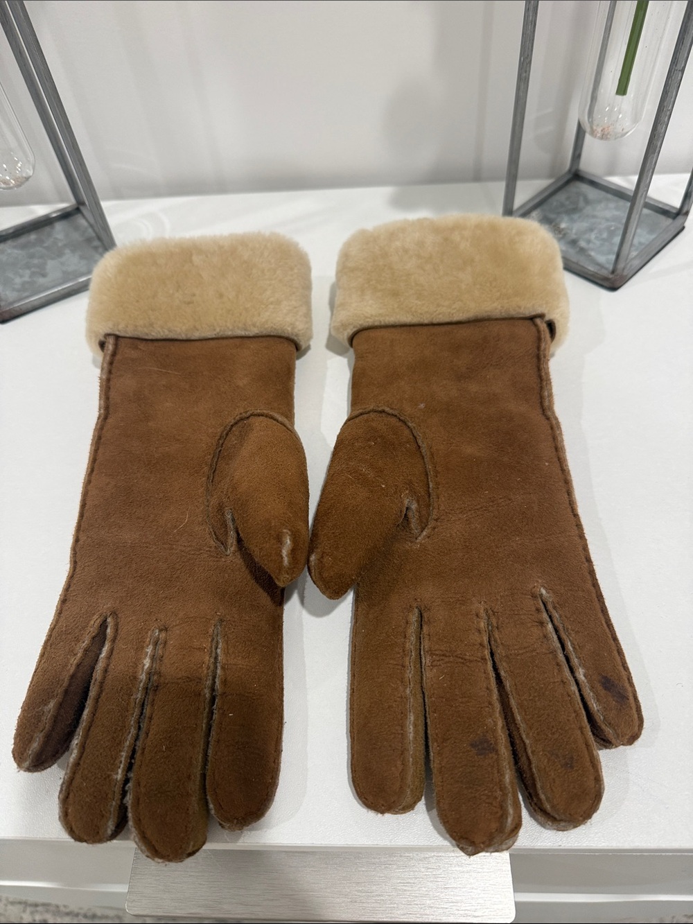 Ugg - Picture 2 of 2